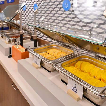 Holiday Inn Express Hotel & Suites Colby By Ihg Eksteriør bilde
