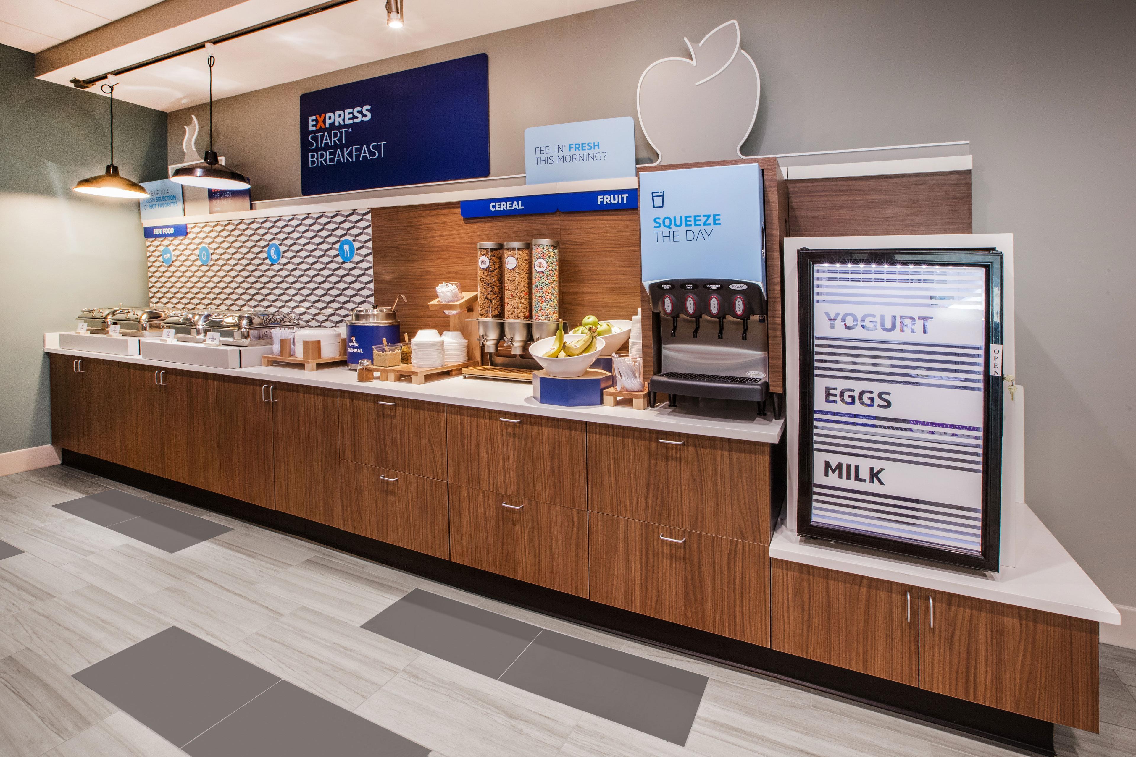 Holiday Inn Express Hotel & Suites Colby By Ihg Eksteriør bilde