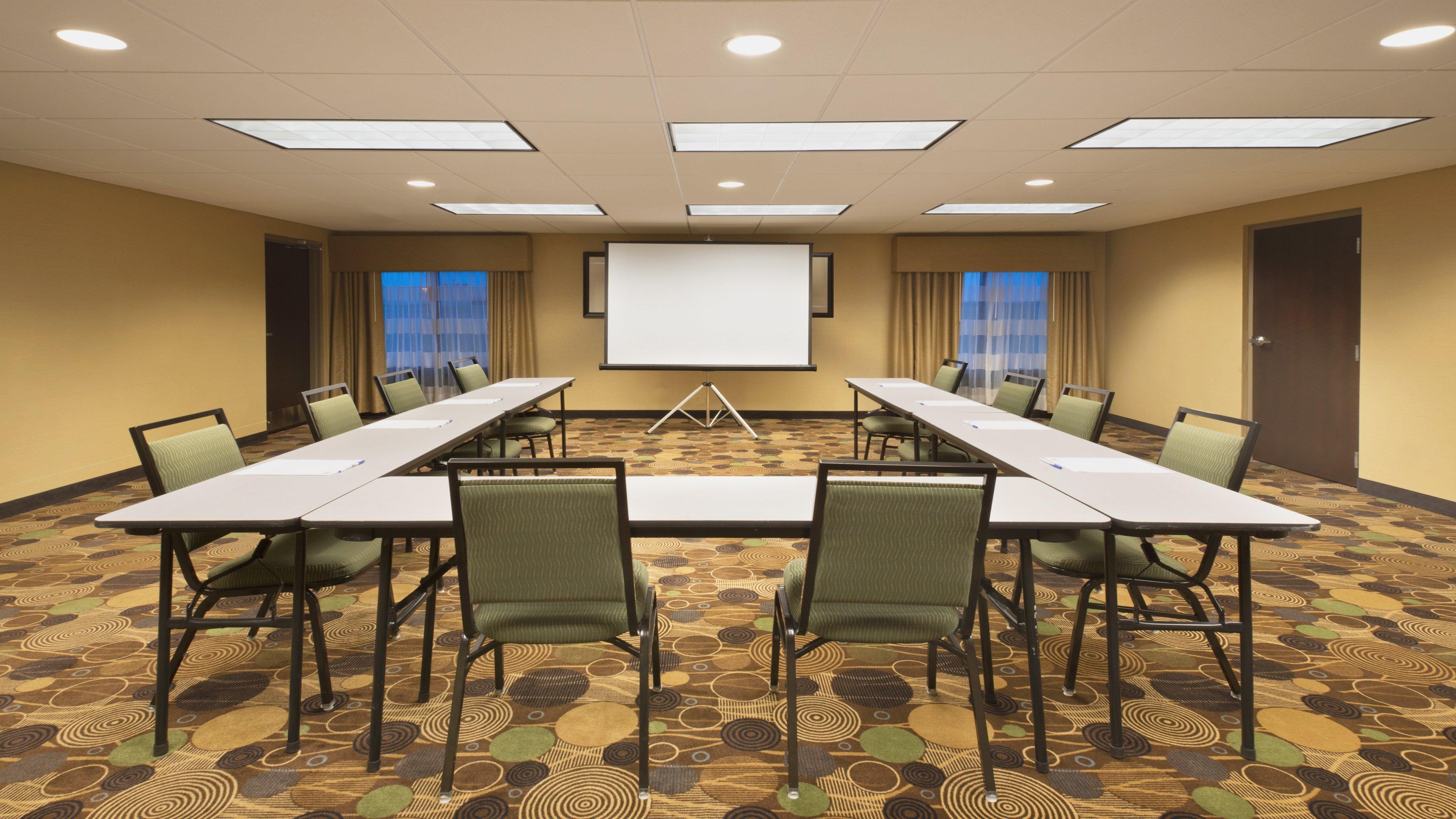 Holiday Inn Express Hotel & Suites Colby By Ihg Eksteriør bilde