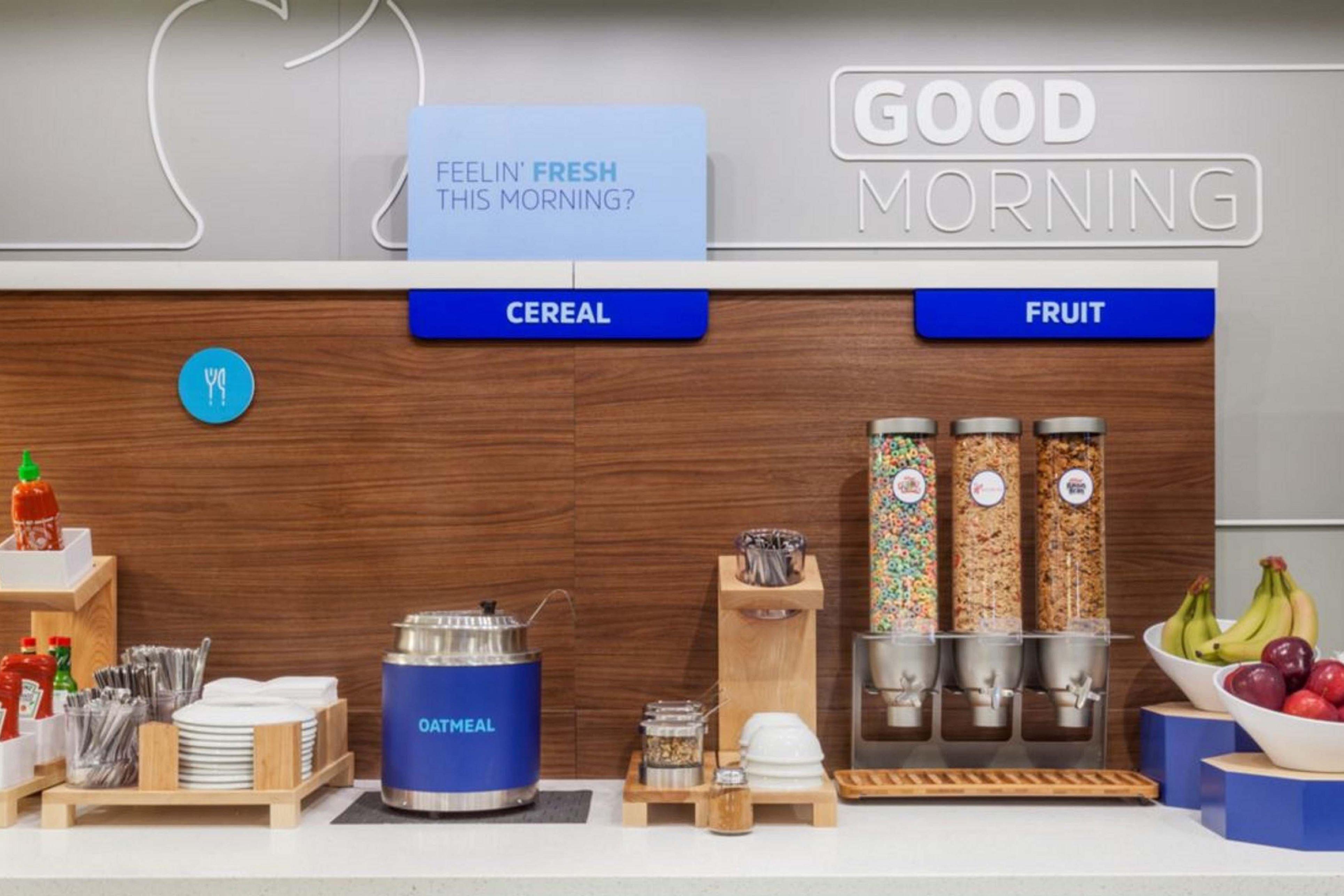 Holiday Inn Express Hotel & Suites Colby By Ihg Eksteriør bilde