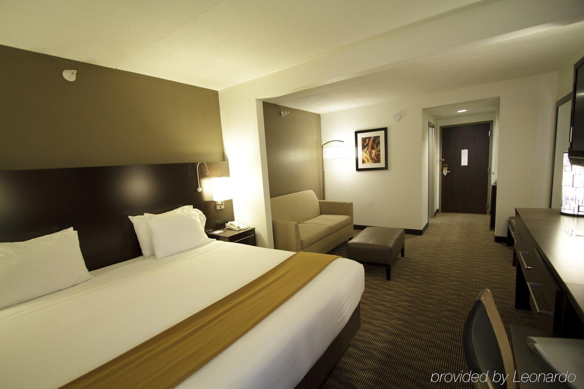 Holiday Inn Express Hotel & Suites Colby By Ihg Eksteriør bilde