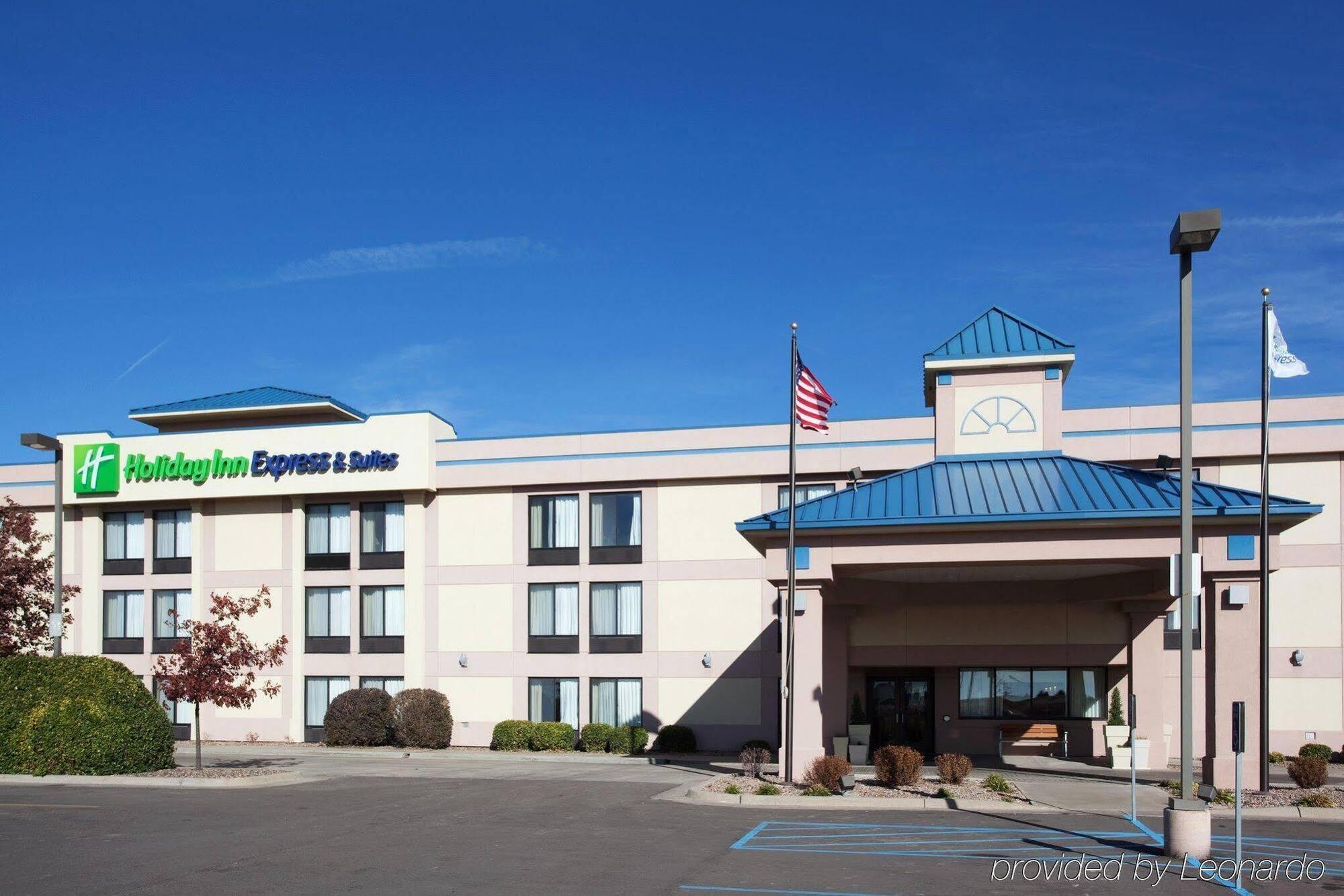 Holiday Inn Express Hotel & Suites Colby By Ihg Eksteriør bilde